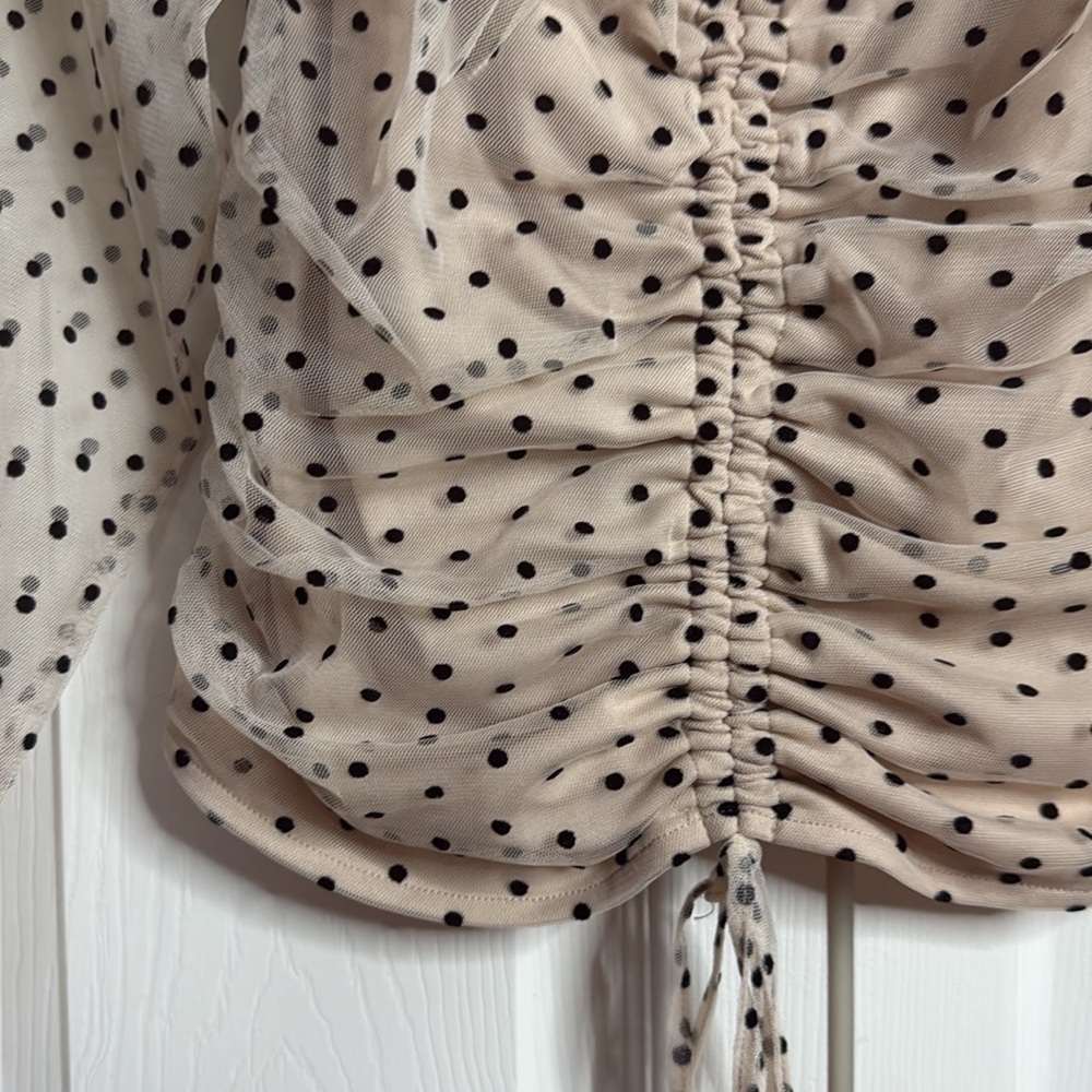 Sadie and Sage Polka Dot Ruched Top size S - Picture 2 of 8